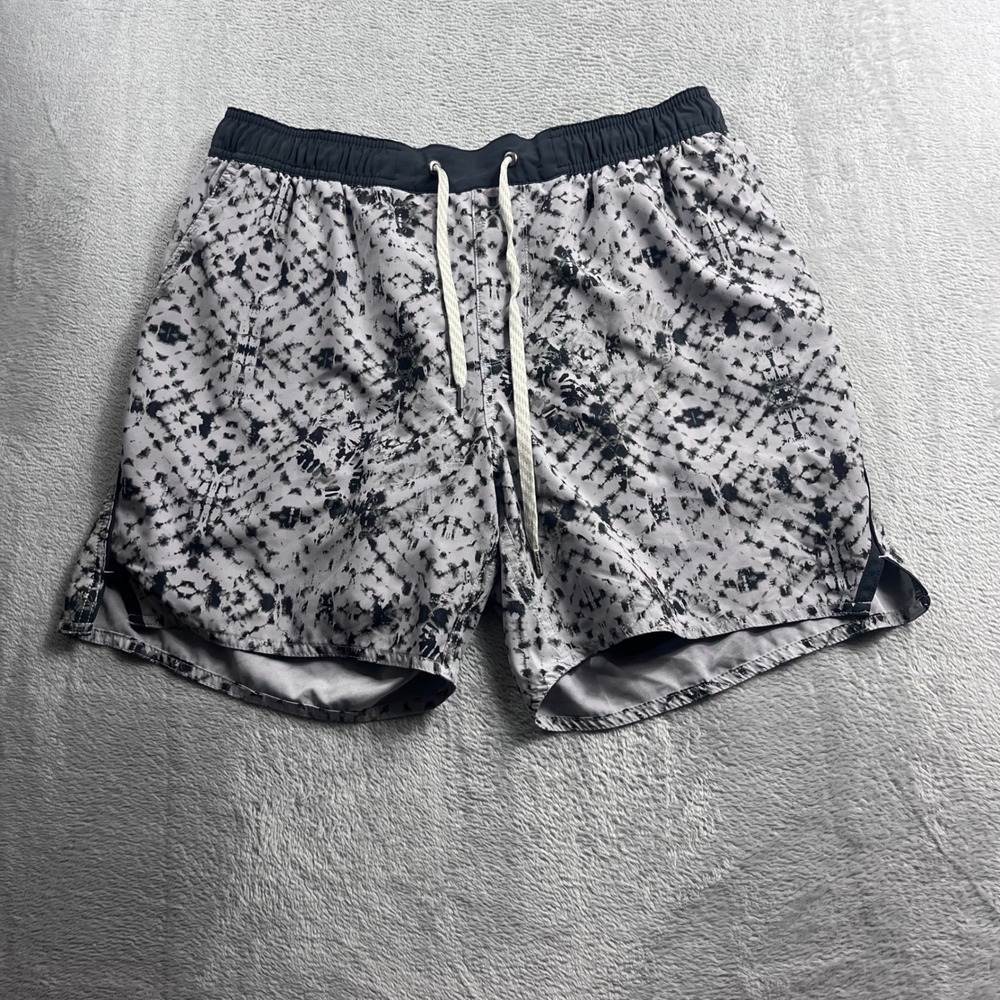 Vuori Banks Shorts Mens Medium Ink Tie Dye Stripe Athletic Swim Board Shorts